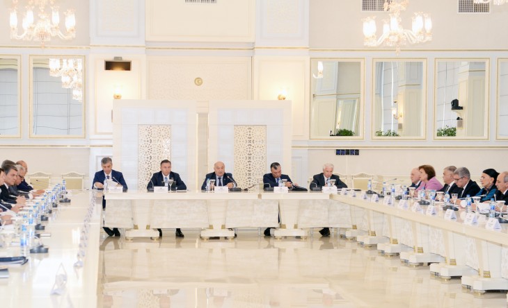 Milli Məclisdə büdcə zərfinə daxil olan qanun layihələri müzakirə edilir