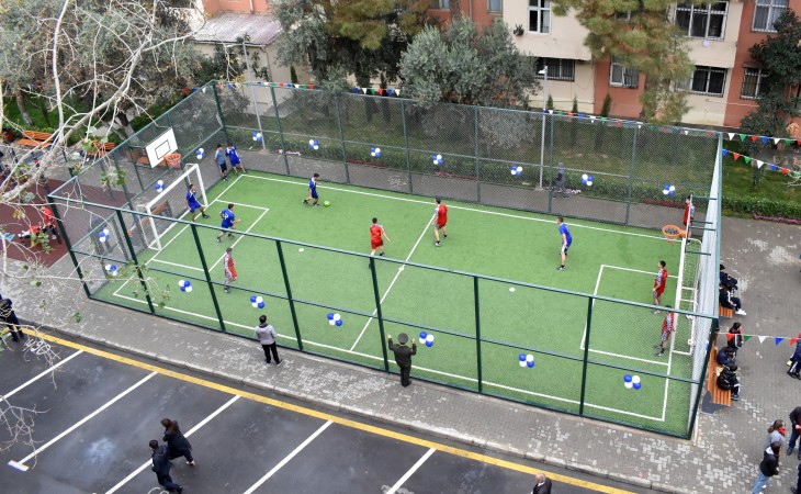 Bakının Nəsimi rayonunda növbəti abad həyət istifadəyə verilib 