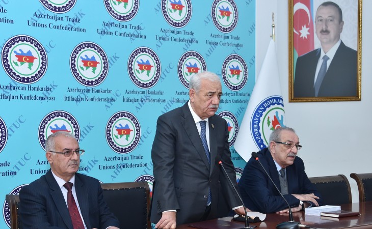 AHİK-də ali məktəb tələbələrinə adlı təqaüdlər təqdim edilib