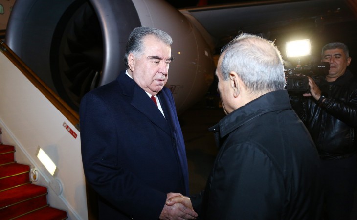 Tacikistan Prezidenti Emoməli Rəhmon Azərbaycana işgüzar səfərə gəlib