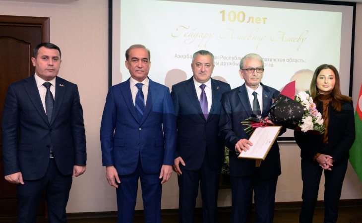 Həştərxanda Ulu Öndər Heydər Əliyevin 100 illik yubileyinə həsr olunmuş tədbirlərin iştirakçıları mükafatlandırılıblar