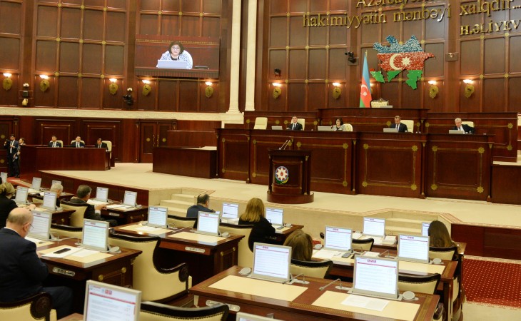 Milli Məclisin plenar iclasında 22 məsələ müzakirə edilib