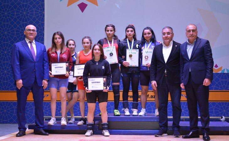 Ağırlıqqaldırma üzrə Azərbaycan Kubokunda ilk günün qalibləri mükafatlandırılıblar