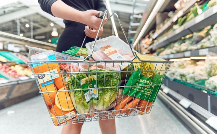 На потребительском рынке столицы реализовано продукции на 12,4 миллиарда манатов