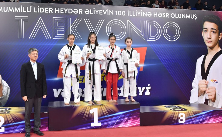 Azərbaycan çempionatında fərqlənən taekvondoçular mükafatlandırılıblar
