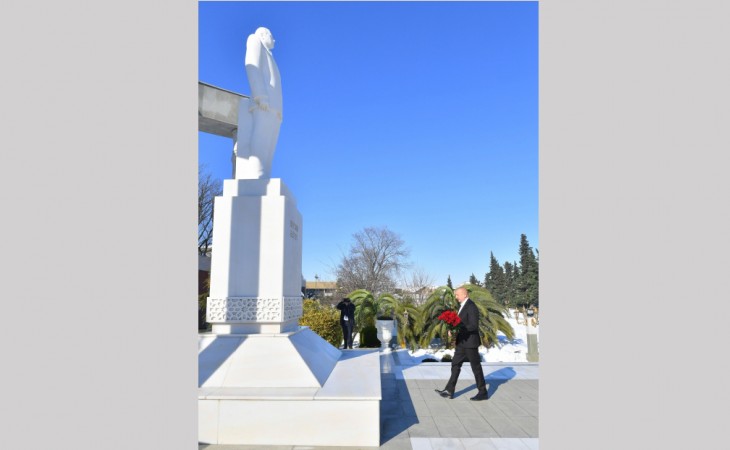 Lənkəran şəhərində Ümummilli Lider Heydər Əliyevin abidəsini ziyarət