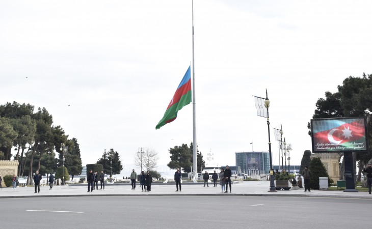 20 Yanvar şəhidlərinin xatirəsi bir dəqiqəlik sükutla yad edilib