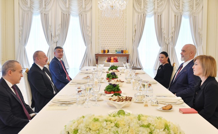 Prezident İlham Əliyevin Albaniyanın Baş naziri ilə geniş tərkibdə görüşü olub 