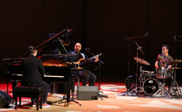 Heydər Əliyev Mərkəzində dünyaşöhrətli pianoçu Alfredo Rodrigesin triosu ilə konserti olub