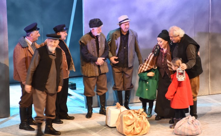 Akademik Milli Dram Teatrında “Əsrə bərabər gün” tamaşasının premyerası olub
