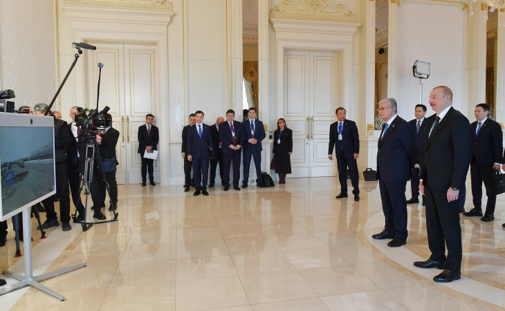 Президенты Азербайджана и Казахстана по видеосвязи наблюдали за церемонией прибытия контейнерного поезда с китайского терминала Сиань на бакинскую станцию «Абшерон»