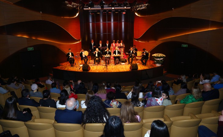 Azərbaycan və Özbəkistan muğam ifaçılarının konserti tamaşaçılara xoş anlar yaşadıb