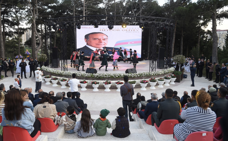 Xətai rayonunda Ulu Öndərin anadan olmasının 101-ci ildönümünə həsr edilmiş konsert keçirilib