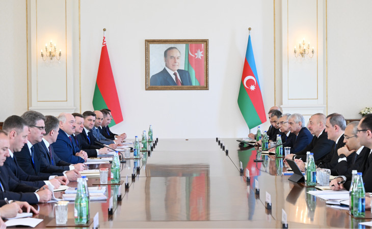 Prezident İlham Əliyevin Prezident Aleksandr Lukaşenko ilə geniş tərkibdə görüşü keçirilib
