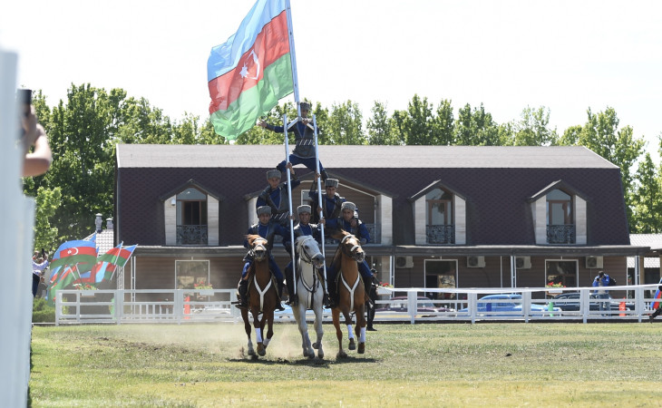 Azərbaycanda ilk dəfə keçirilən Peşəkar Çövkən Liqasının açılış mərasimi olub