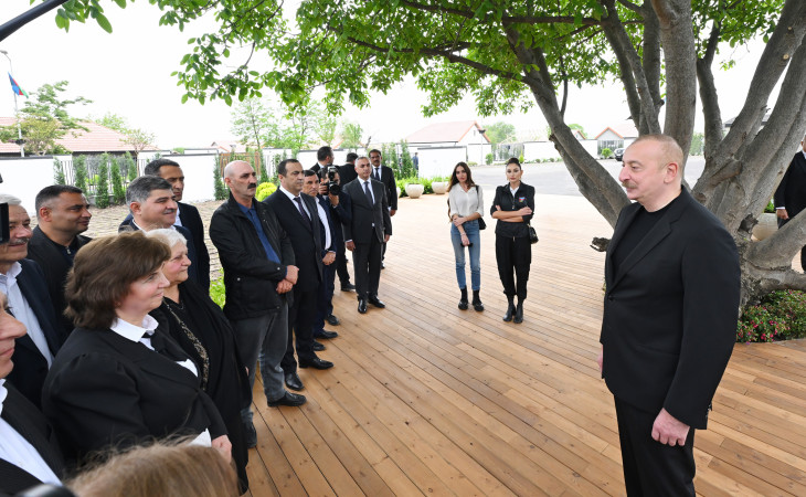 Prezident İlham Əliyev və birinci xanım Mehriban Əliyeva Xocalı şəhərinə köçən sakinlərlə görüşüblər 