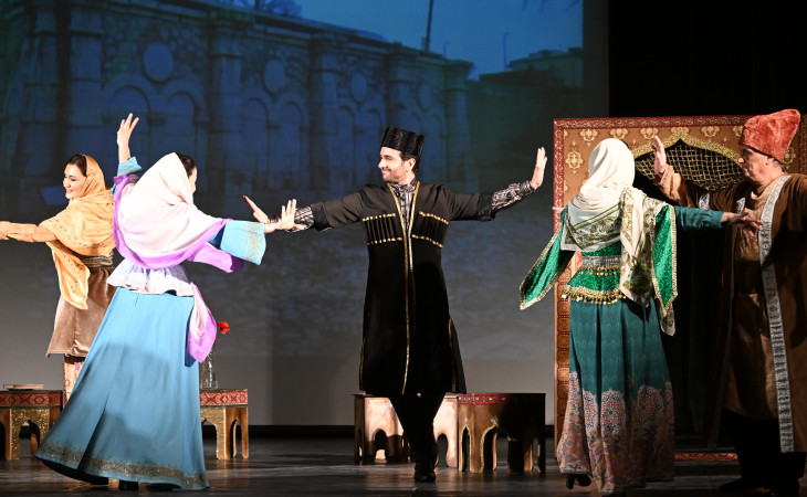 Bakı Bələdiyyə Teatrı “Xan qızı” tamaşasını təqdim edib