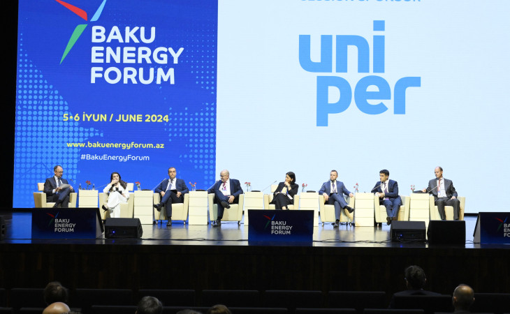Bakı Enerji Forumu davam edir