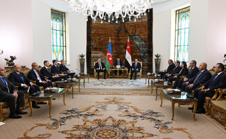 Azərbaycan və Misir prezidentlərinin geniş tərkibdə görüşü keçirilib