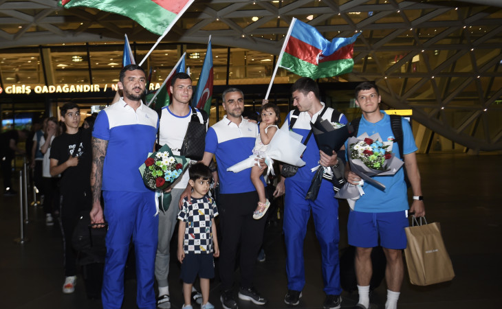 Avropa Kubokunun final mərhələsinə vəsiqə qazanan Azərbaycan basketbol millisi Vətənə dönüb