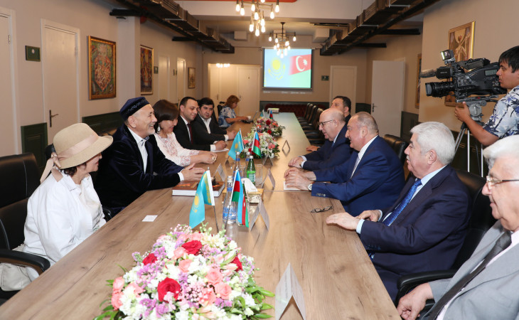 Qazaxıstan nümayəndə heyəti Azərbaycan Ağsaqqallar Şurasında olub