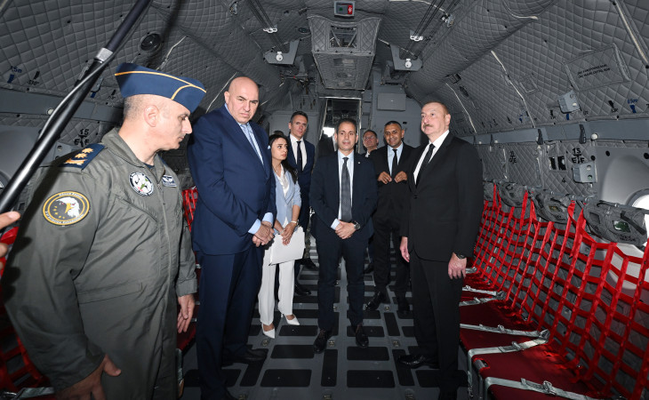 Prezident İlham Əliyevə İtaliyanın “Leonardo” şirkətinin istehsalı olan hərbi nəqliyyat təyyarəsi təqdim edilib