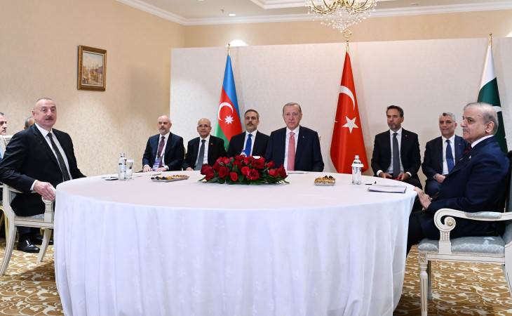 Astanada Azərbaycan Prezidenti, Türkiyə Prezidenti və Pakistanın Baş naziri arasında üçtərəfli görüş keçirilib