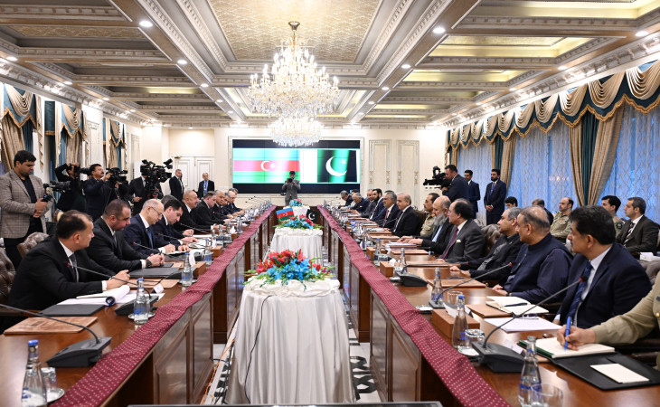 İslamabadda Azərbaycan Prezidentinin və Pakistanın Baş nazirinin geniş tərkibdə görüşü keçirilib