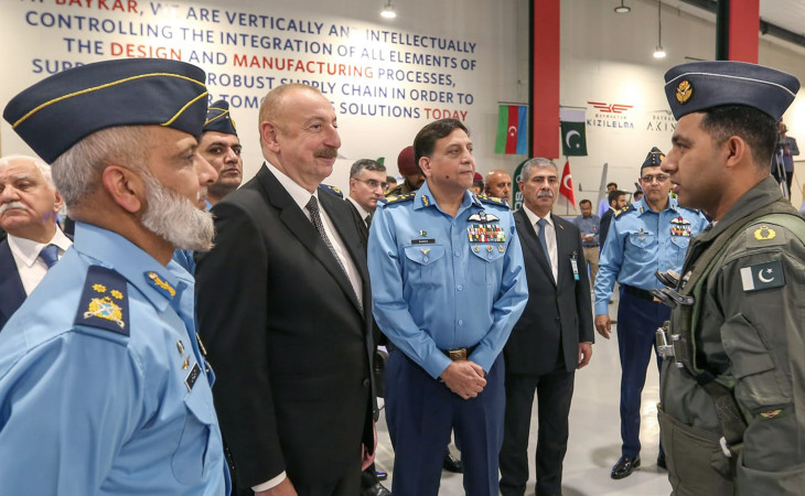 İslamabadda Pakistan Hərbi Hava Qüvvələrinin Nur Xan bazasının ərazisindəki “Milli Aerokosmik Elm və Texnologiya Parkı”nda hərbi sərgi ilə tanışlıq 