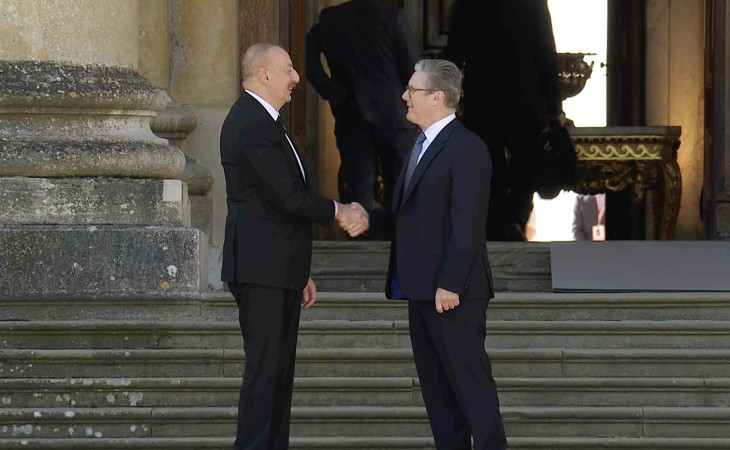 Prezident İlham Əliyev “Avropa Siyasi Birliyi” 4-cü Zirvə toplantısında iştirak etmək üçün Böyük Britaniyada işgüzar səfərdədir