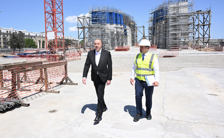 Prezident İlham Əliyev Bakıda Zəfər parkında aparılan tikinti işləri ilə tanış olub