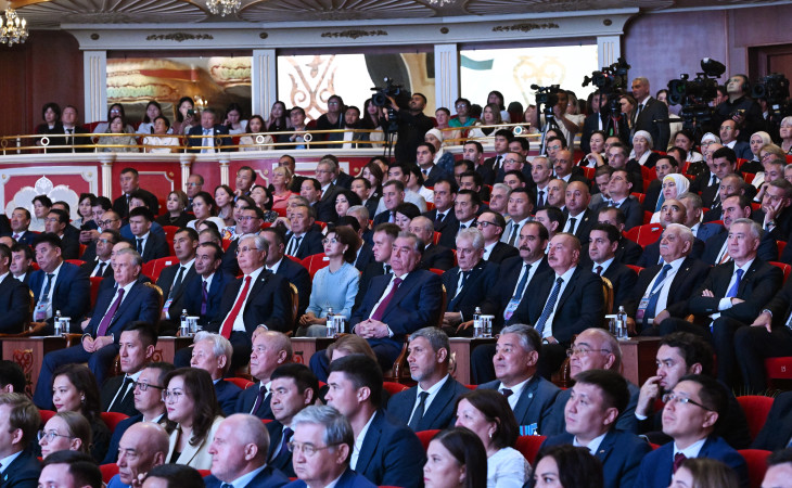 Prezident İlham Əliyev Astanada “Вечер дружбы” adlı qala konsertdə iştirak edib