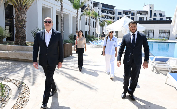 “Sea Breeze” istirahət mərkəzində LANDAU Məktəbinin və “The Grand” apart hotelinin açılışı olub Prezident İlham Əliyev və birinci xanım Mehriban Əliyeva tədbirdə iştirak ediblər 