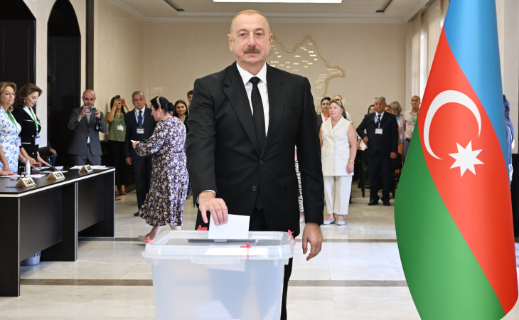 Prezident İlham Əliyev, birinci xanım Mehriban Əliyeva və qızları Leyla Əliyeva səs veriblər 
