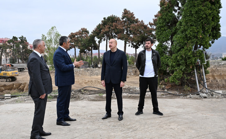 Prezident İlham Əliyev Xankəndi şəhərinin Zəfər meydanında Konqres Mərkəzinin tikintisi ilə tanış olub 