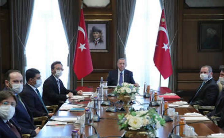 Turkish president meets Anadolu Agency’s management as part of news agency's centenary celebrations