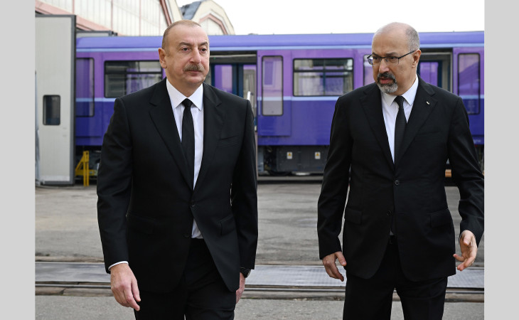 Prezident İlham Əliyev Bakıda komplektləşdirilən yeni nəsil metro qatarları ilə tanış olub