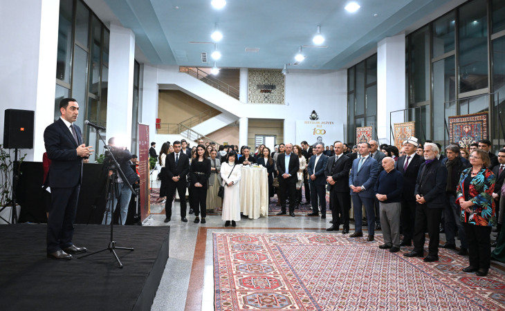 Dəniz Vağzalında “Xəzərin qoruyucuları: mayaklar və xalçalar” adlı sərgi baş tutub