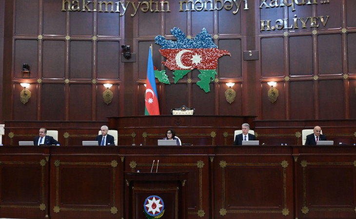 Azərbaycan parlamentində dövlət büdcəsinin müzakirələri davam edir