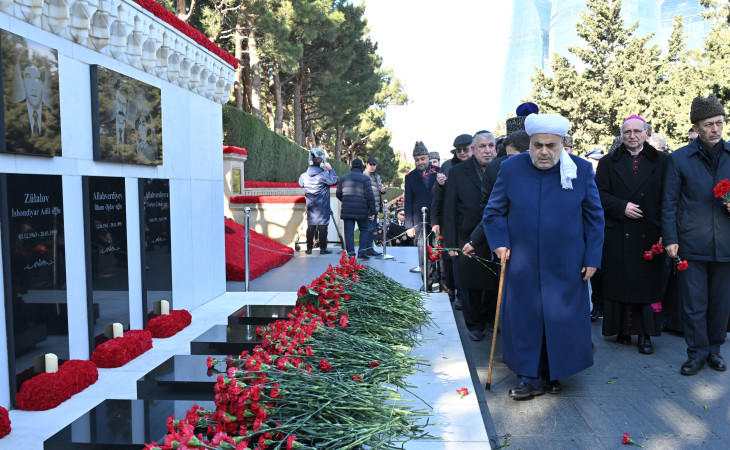Din xadimləri Şəhidlər xiyabanını ziyarət ediblər