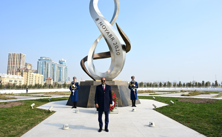 Somali Prezidenti Bakıda Zəfər parkını ziyarət edib