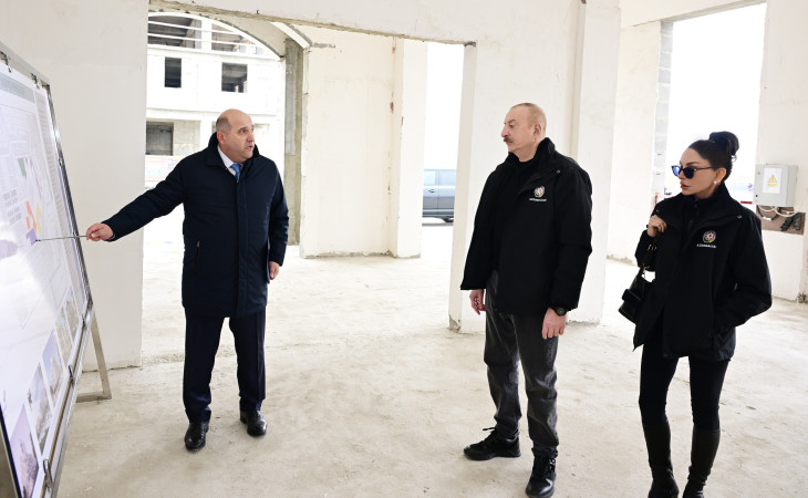 Prezident İlham Əliyev Ağdam şəhərində 2-ci yaşayış kompleksində aparılan tikinti işləri ilə tanış olub 