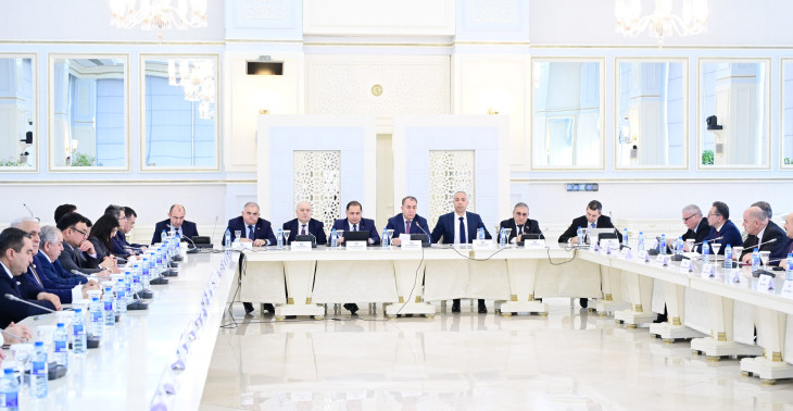 Milli Məclisdə enerji səmərəliliyinə həsr olunmuş ictimai müzakirə keçirilib