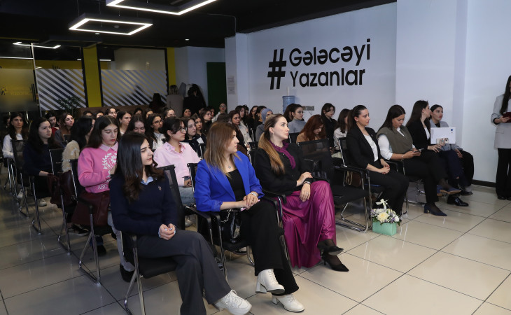 “Qadınlar üçün karyera inkişafı və rəqəmsal bacarıqlar” mövzusunda panel müzakirəsi təşkil edilib
