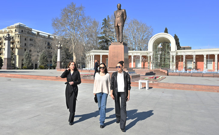 Birinci vitse-prezident Mehriban Əliyeva Gəncə şəhərinə səfər edib Ulu Öndər Heydər Əliyevin abidəsini ziyarət