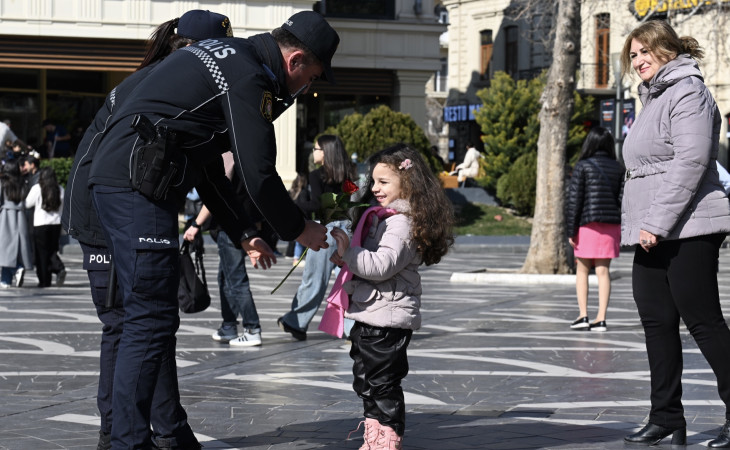 Paytaxtda 8 Mart görüntüləri FOTOREPORTAJ