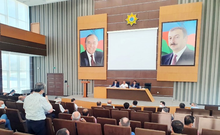 Dərman və qida əlavələrinin idxalı sahəsində fəaliyyət göstərən sahibkarlarla görüş keçirilib