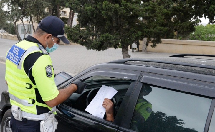 Yol polisi sərtləşdirilmiş xüsusi karantin rejiminə əməl olunmasına ciddi nəzarət edir