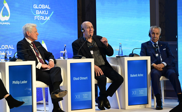 Qlobal Bakı Forumu ikinci günündə işini panel iclaslarla davam etdirir