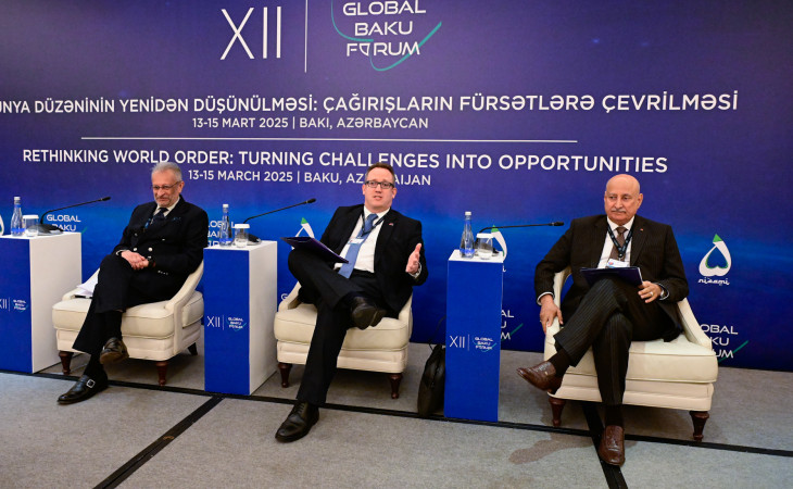 XII Qlobal Bakı Forumunun ikinci günü: “Yaxın Şərq” panel iclası